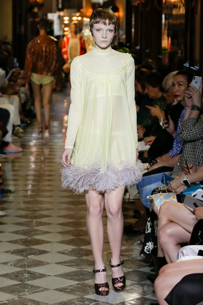 Look 35